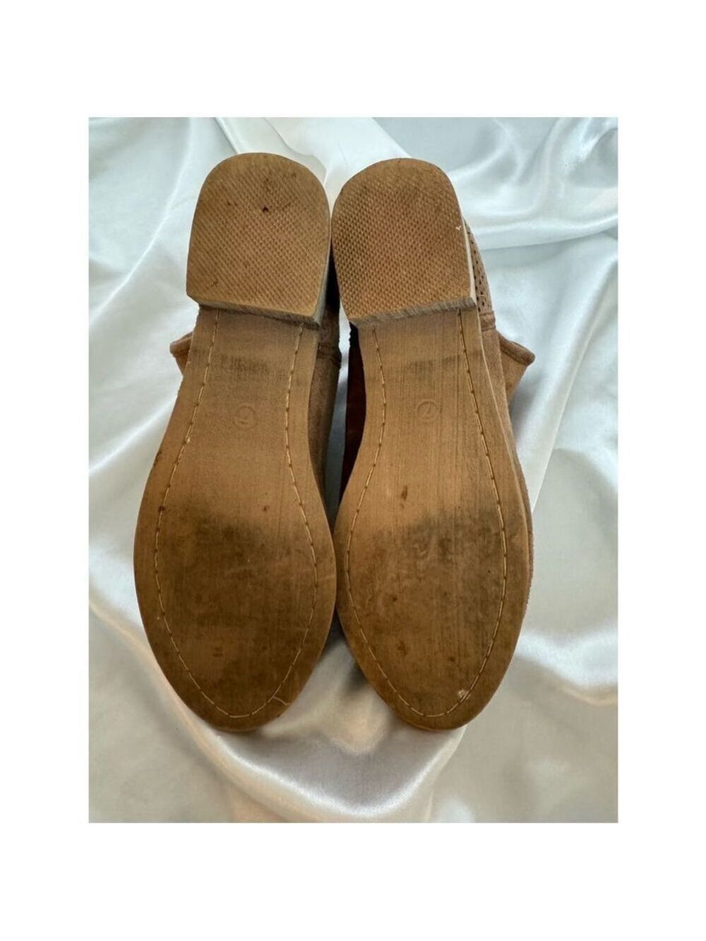 ☔️ Seven Booties - Picture 7 of 8